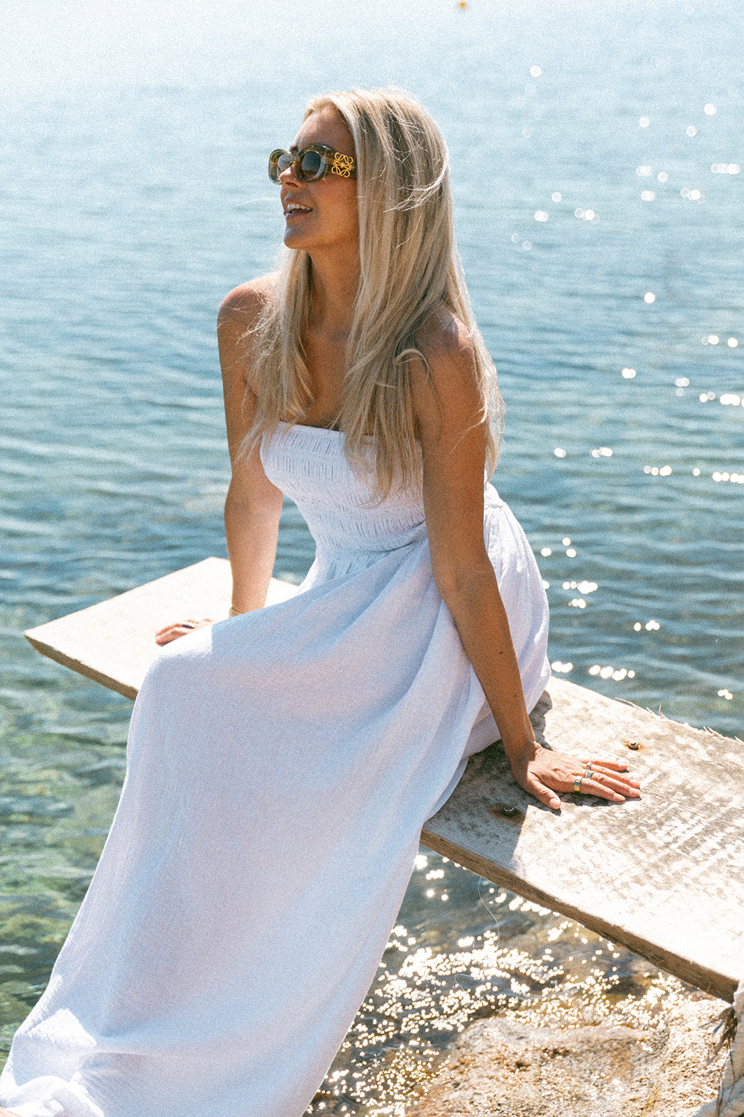 Strapless dress White